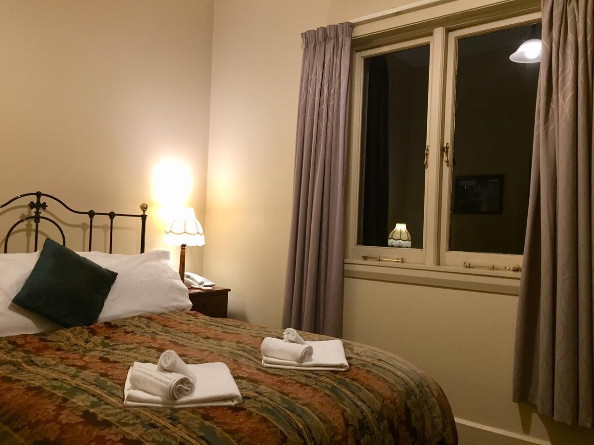 Albatross Inn Bed & Breakfast Данідін Екстер'єр фото