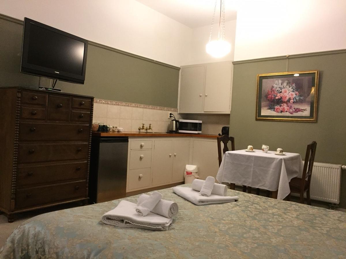 Albatross Inn Bed & Breakfast Данідін Екстер'єр фото